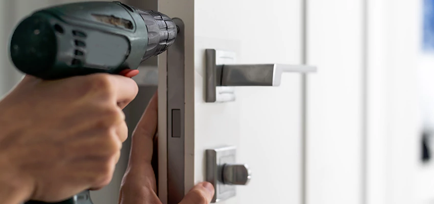 Locksmith For Lock Replacement Near Me in Garnet, CA