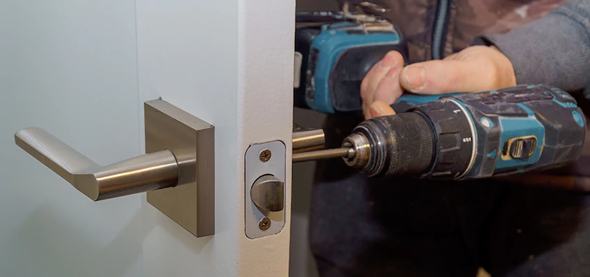 Broken Door Handle Lock Repair in Garnet, California
